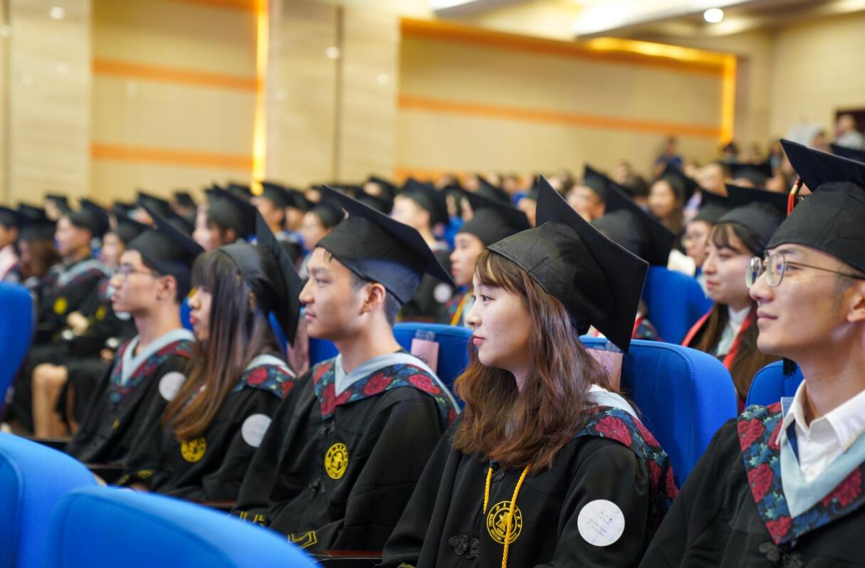 北京交通大学的毕业证封面