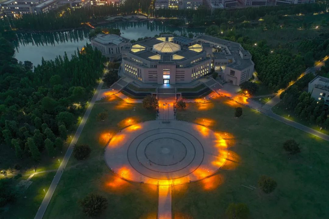 电子科技大学中山学院
